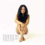 15-10-1999 Chimene van Oosterhout in studio Amsterdam Photo: Govert de Roos/Connu

[keywords]liggend, boek, glimlachend[/keywords]